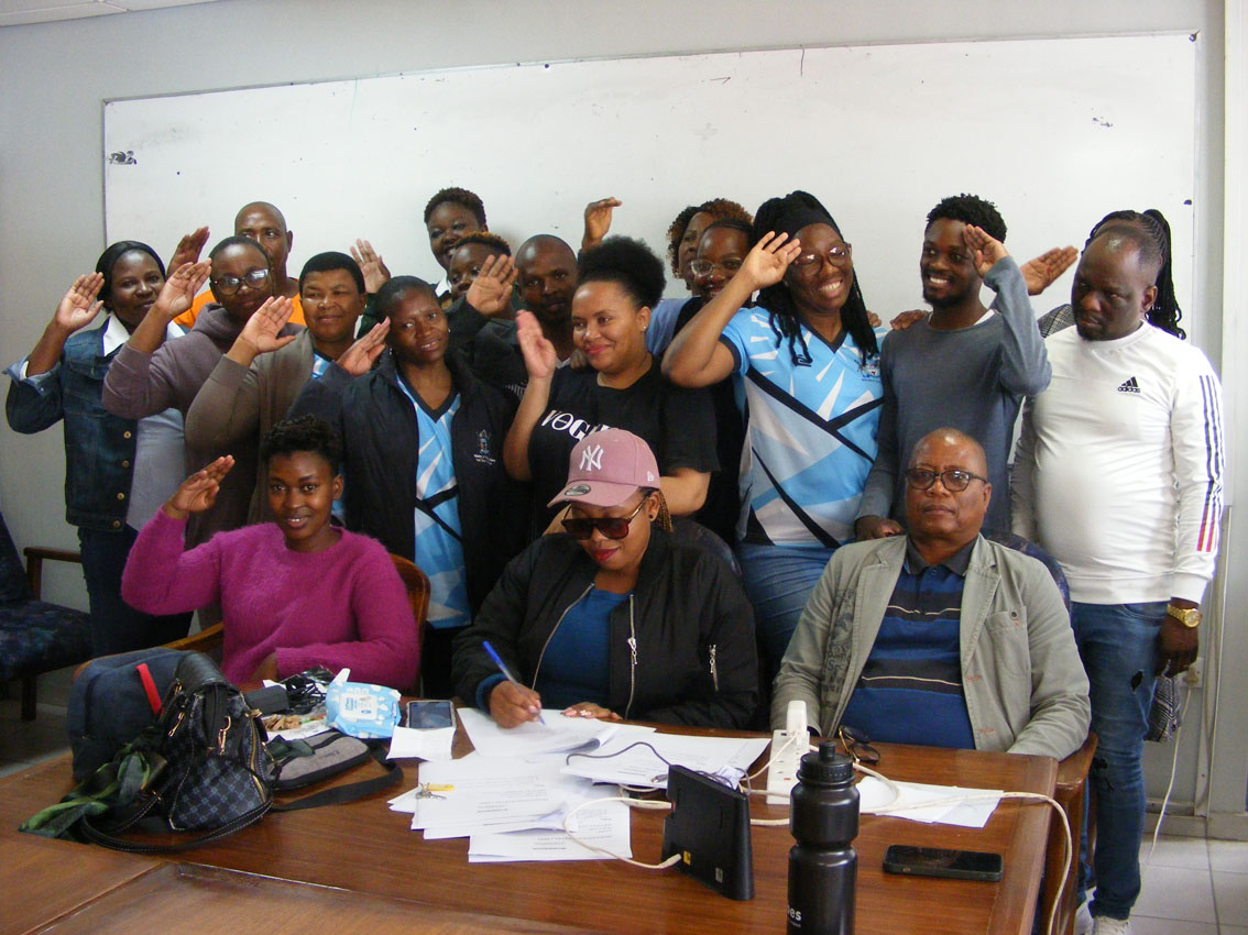Ministry Drills Employees on Sign Language